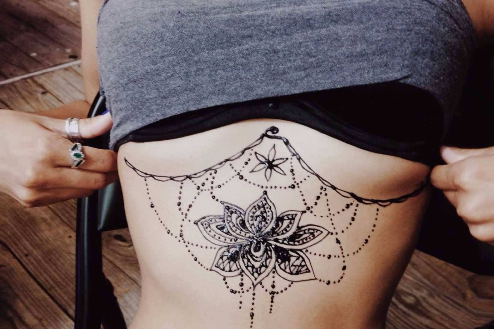 17 Sexy Underboob Tattoos You're Going to Love ...